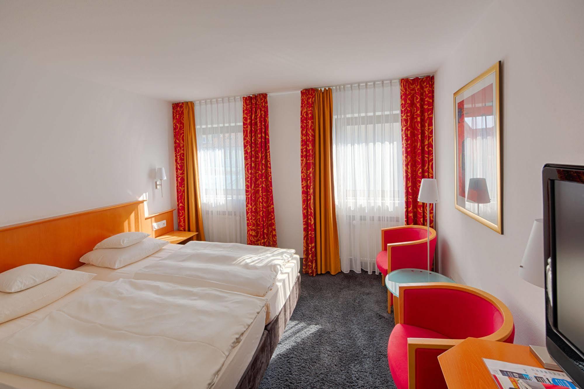 Hotel & Restaurant Walfisch Вюрцбург Экстерьер фото